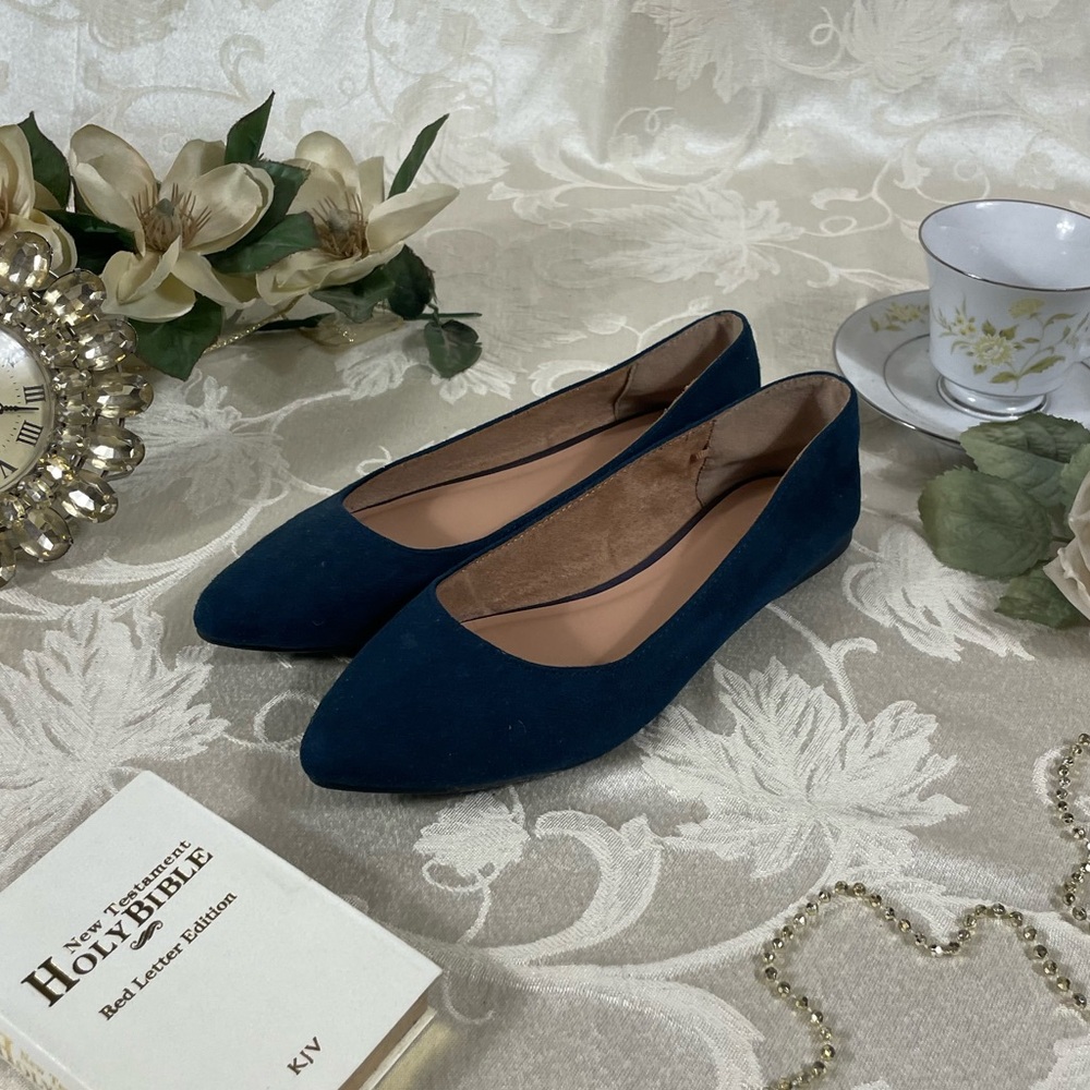 Women’s Old Navy Blue Suede Feel Flats Ladies Slip-on Pointed Toe Shoes Size 7